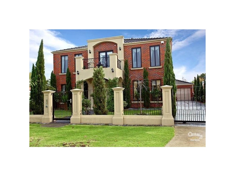 1 Robina Court, Dingley Village VIC 3172