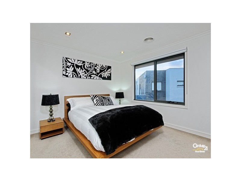 6 Dresden Drive, Waterways VIC 3195