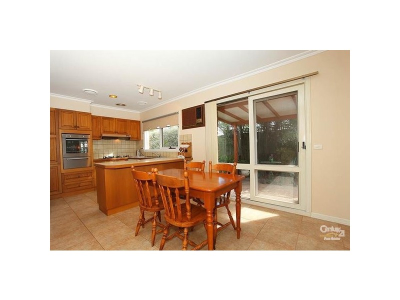 Unit 4, 2-4 Greenview Close, Dingley Village VIC 3172