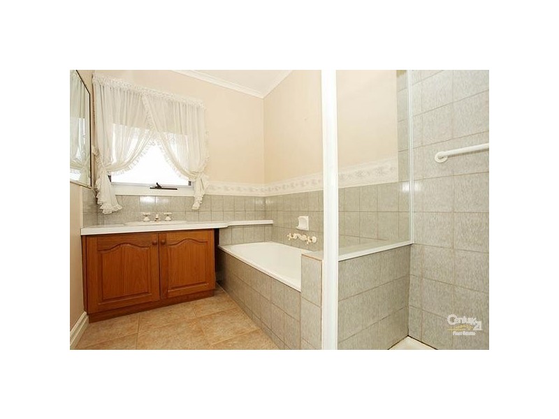 Unit 4, 2-4 Greenview Close, Dingley Village VIC 3172