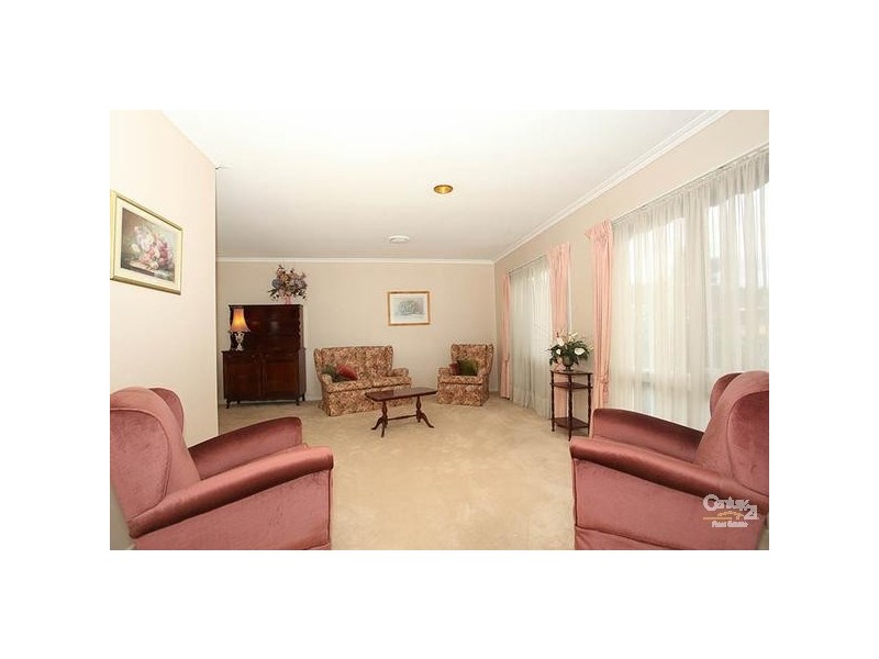 Unit 4, 2-4 Greenview Close, Dingley Village VIC 3172