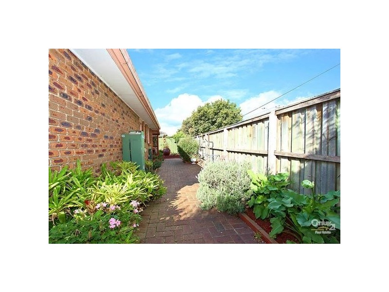 Unit 4, 2-4 Greenview Close, Dingley Village VIC 3172