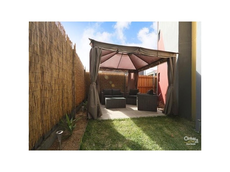 18 / 27-29 Golden Grove, Springvale South VIC 3172