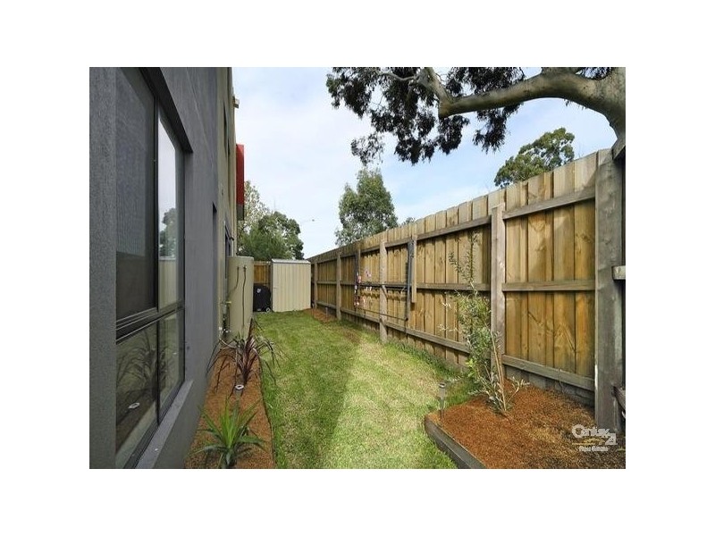 18 / 27-29 Golden Grove, Springvale South VIC 3172