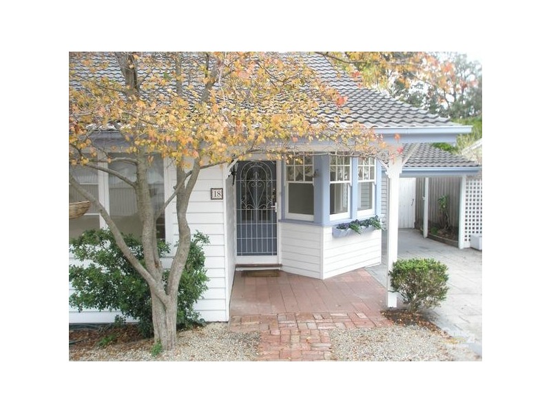 18 Surf Avenue, Beaumaris VIC 3193