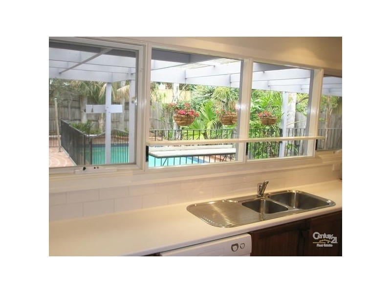 18 Surf Avenue, Beaumaris VIC 3193