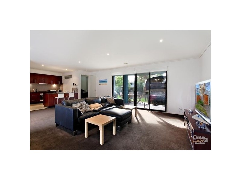 11 Fisher Mews, Waterways VIC 3195