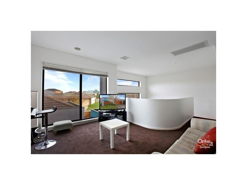 11 Fisher Mews, Waterways VIC 3195