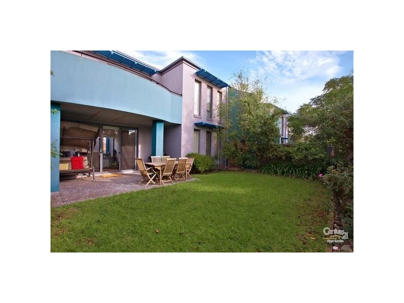 11 Fisher Mews, Waterways VIC 3195