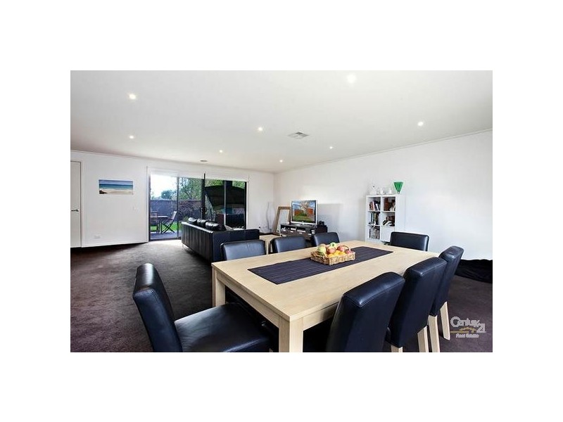 11 Fisher Mews, Waterways VIC 3195