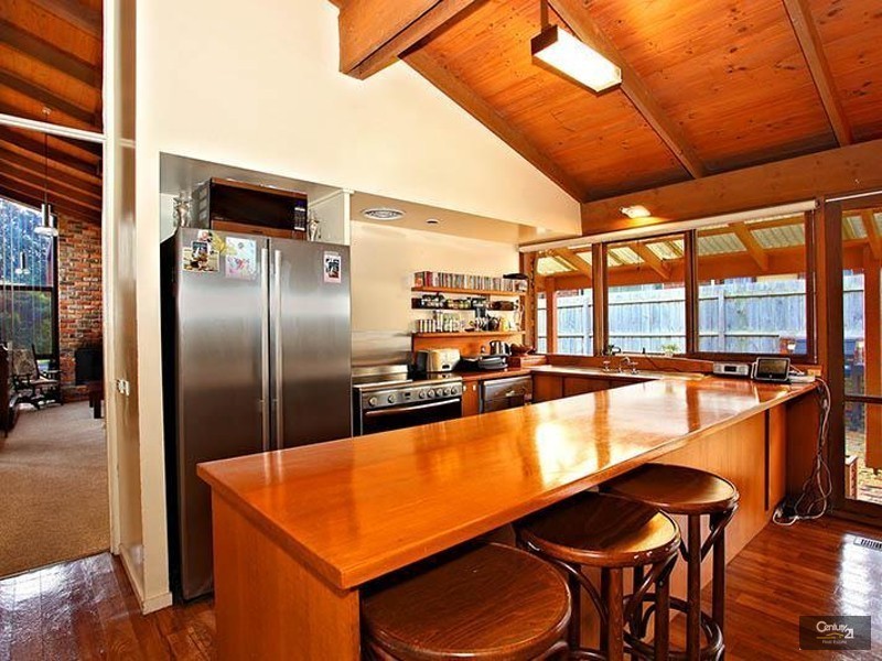 7 Forest Park Road, Dingley Village VIC 3172