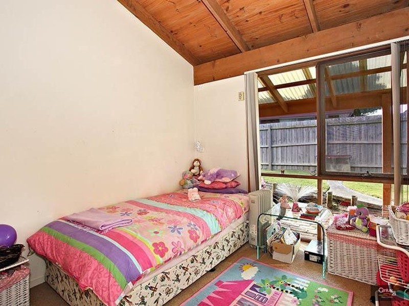 7 Forest Park Road, Dingley Village VIC 3172