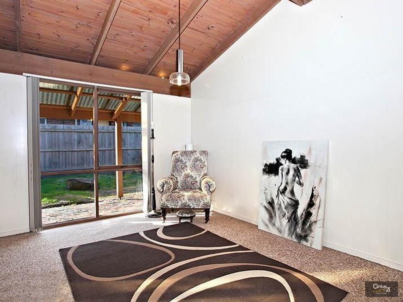 7 Forest Park Road, Dingley Village VIC 3172