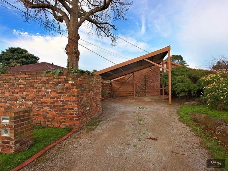 7 Forest Park Road, Dingley Village VIC 3172