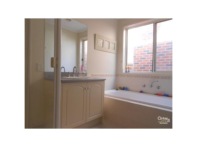 12 Kingsland Close, Dingley Village VIC 3172