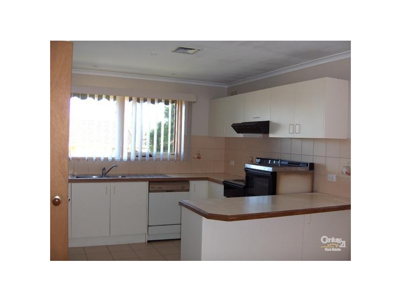 4 Lauren Close, Dingley Village VIC 3172