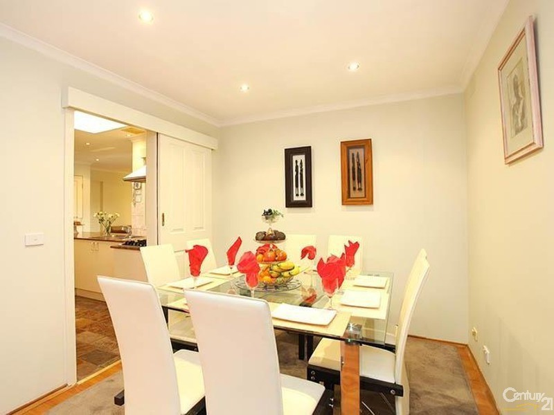 10 Casco Place, Dingley Village VIC 3172