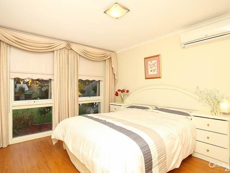 10 Casco Place, Dingley Village VIC 3172