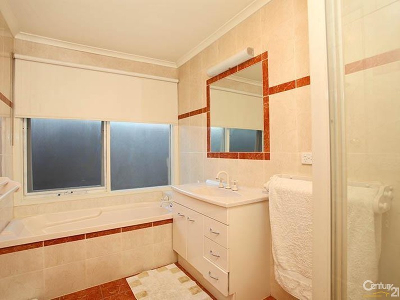 10 Casco Place, Dingley Village VIC 3172