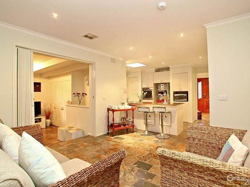 10 Casco Place, Dingley Village VIC 3172