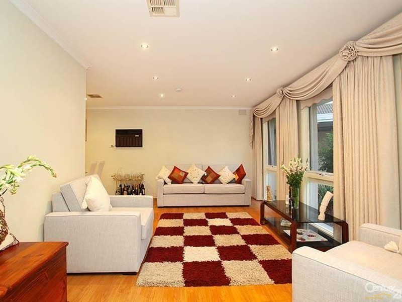 10 Casco Place, Dingley Village VIC 3172