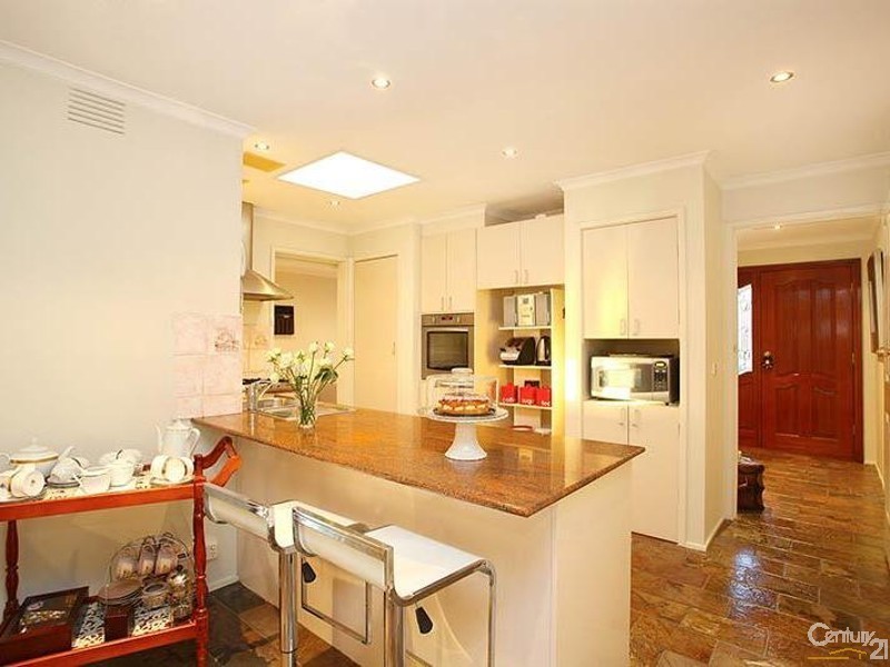 10 Casco Place, Dingley Village VIC 3172