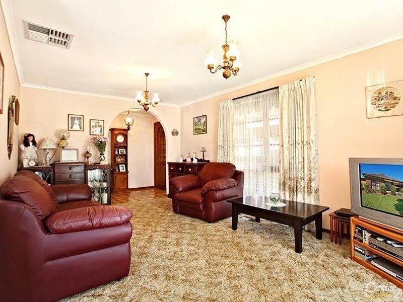 9 Holland Avenue, Dingley Village VIC 3172