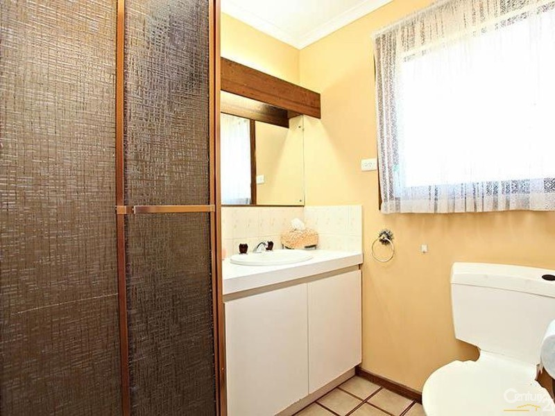 9 Holland Avenue, Dingley Village VIC 3172