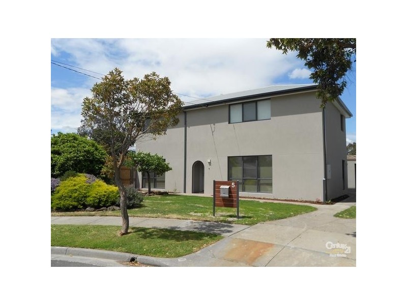 5 Venus Court, Dingley Village VIC 3172