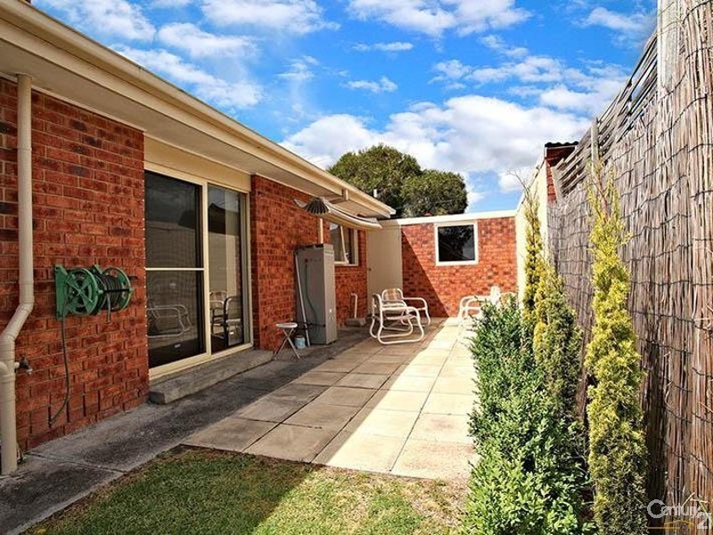 1 / 9 Carder Avenue, Seaford VIC 3198