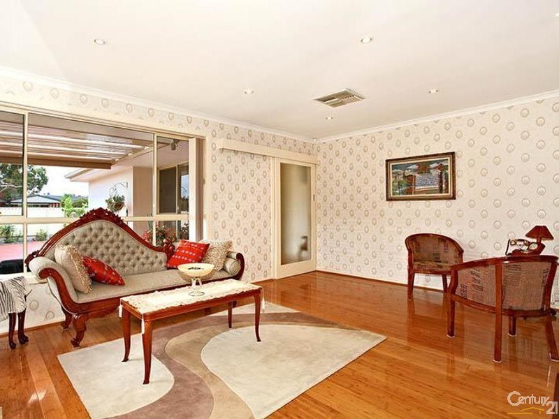 1 / 7-9 Dingley Court, Dingley Village VIC 3172