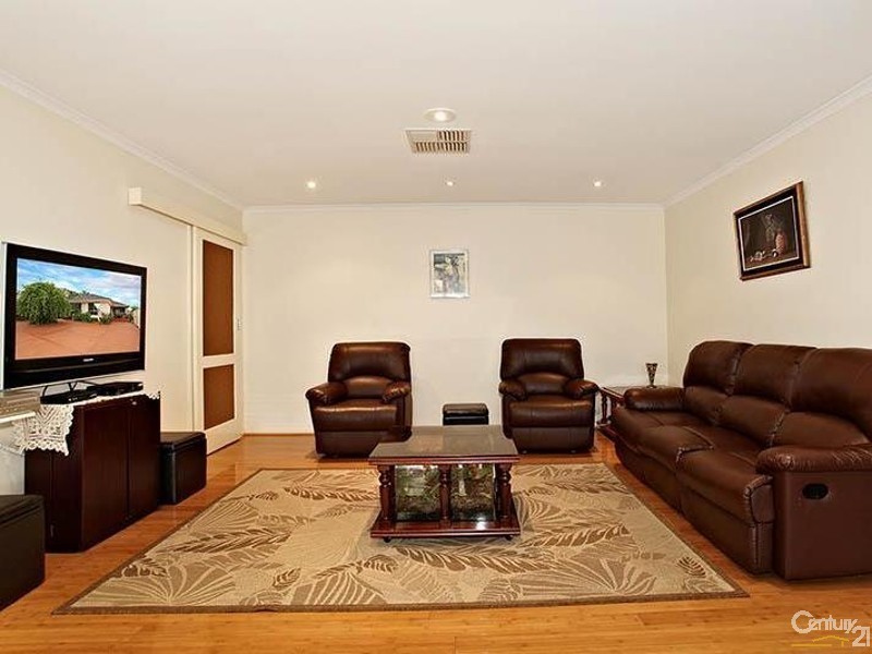 1 / 7-9 Dingley Court, Dingley Village VIC 3172