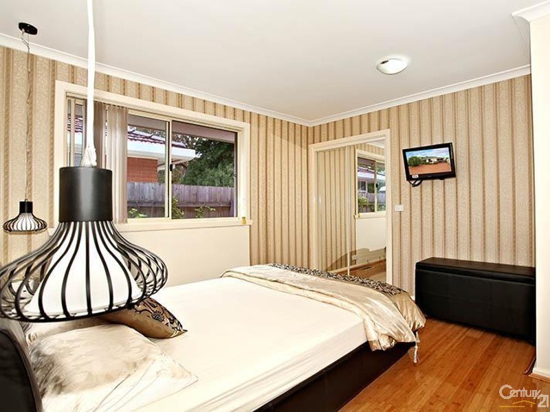 1 / 7-9 Dingley Court, Dingley Village VIC 3172
