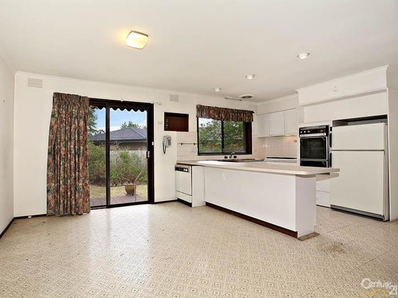 8 Manuela Court, Dingley Village VIC 3172