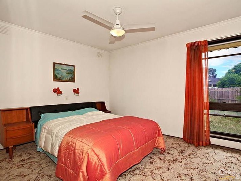 8 Manuela Court, Dingley Village VIC 3172