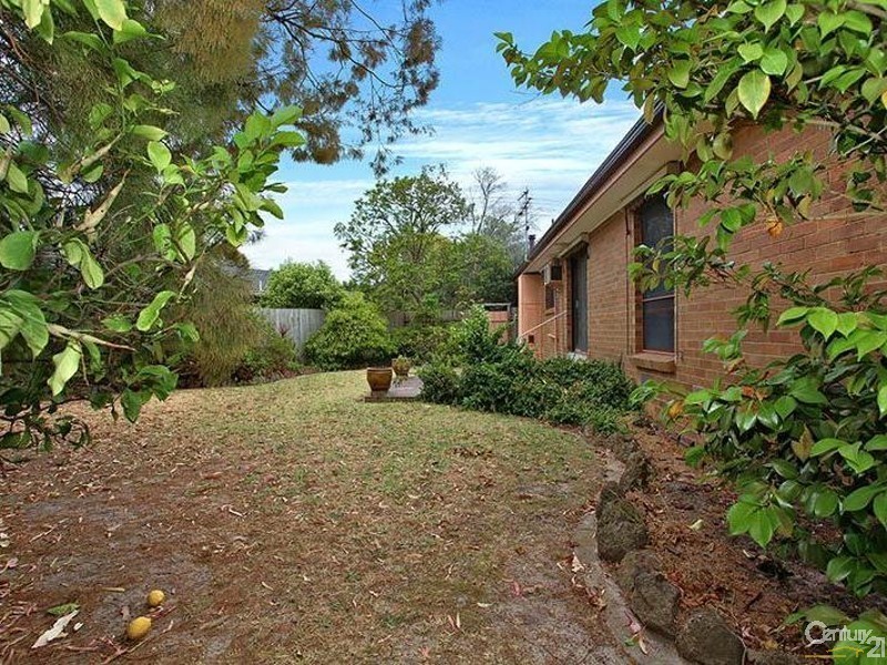 8 Manuela Court, Dingley Village VIC 3172