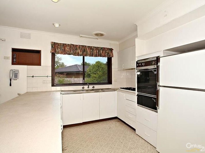 8 Manuela Court, Dingley Village VIC 3172