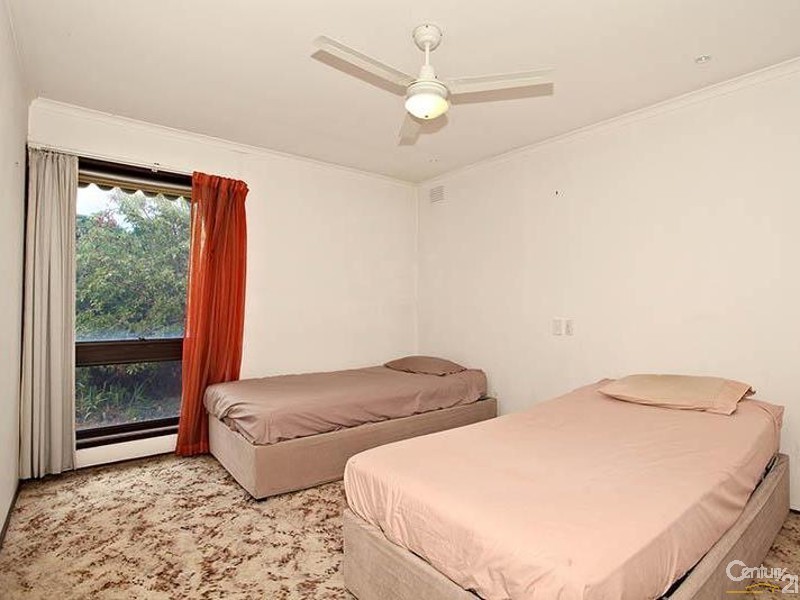 8 Manuela Court, Dingley Village VIC 3172