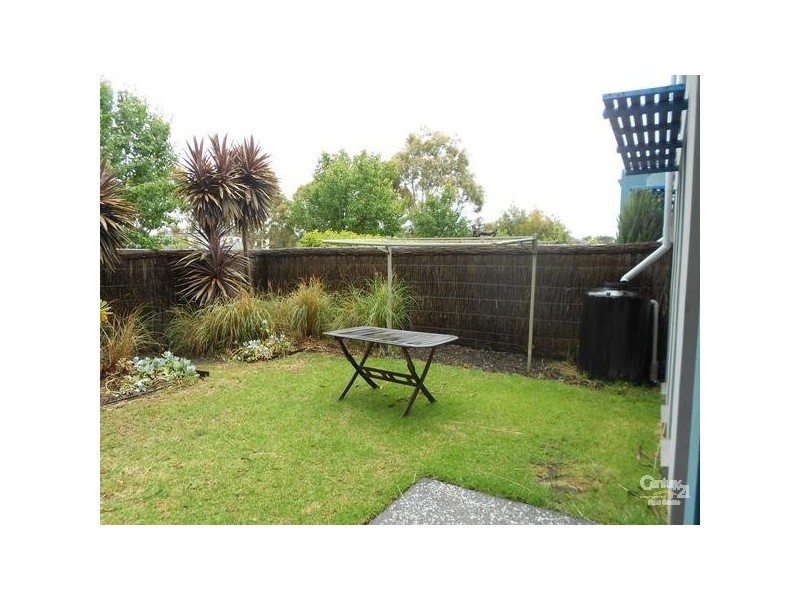 5 Fisher Mews, Waterways VIC 3195