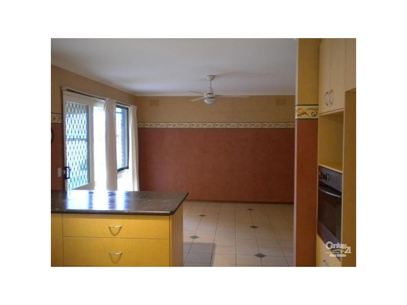 73 Duff Street, Cranbourne VIC 3977