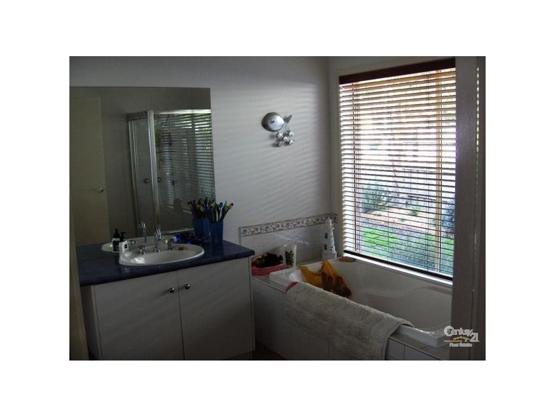 8 The Sands, Aspendale Gardens VIC 3195