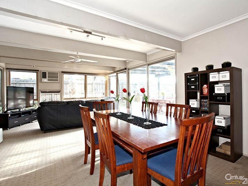 21 Bayville Drive, Dingley Village VIC 3172