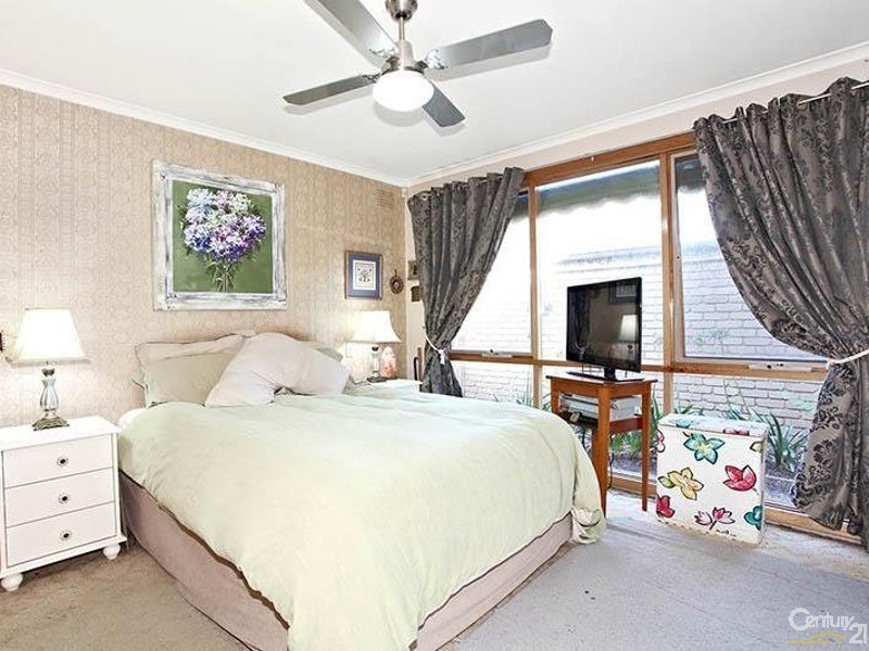 21 Bayville Drive, Dingley Village VIC 3172