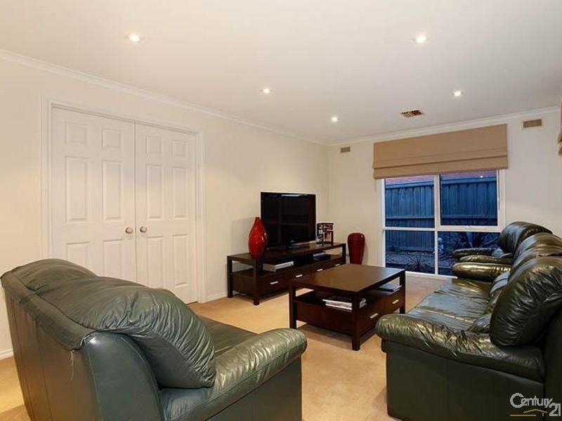 50 Kingston Drive, Dingley Village VIC 3172