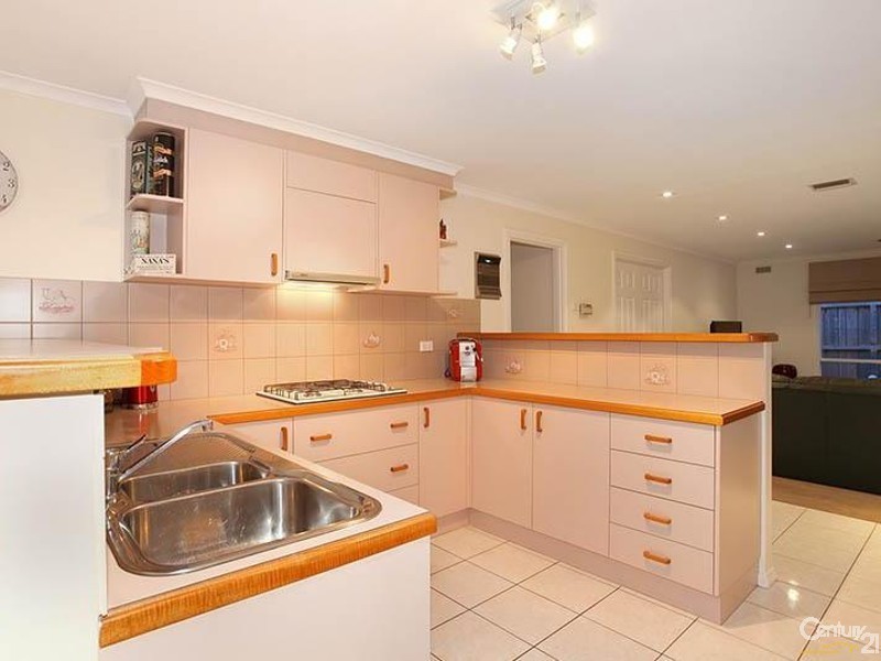 50 Kingston Drive, Dingley Village VIC 3172