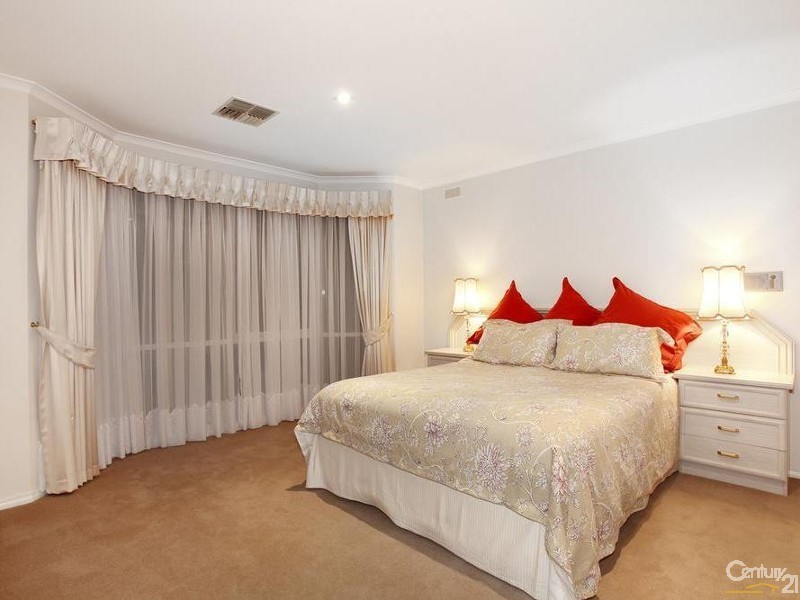 50 Kingston Drive, Dingley Village VIC 3172