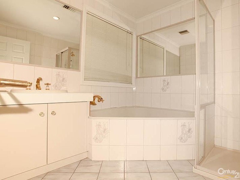 50 Kingston Drive, Dingley Village VIC 3172