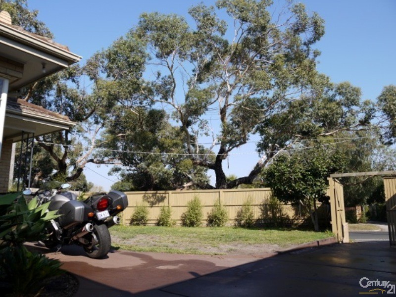 1 Ebden Avenue, Black Rock VIC 3193