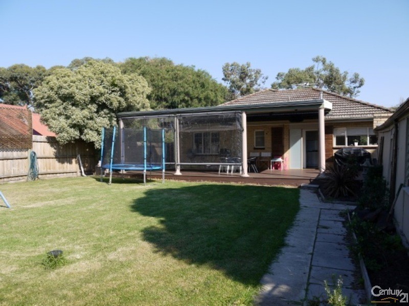 1 Ebden Avenue, Black Rock VIC 3193