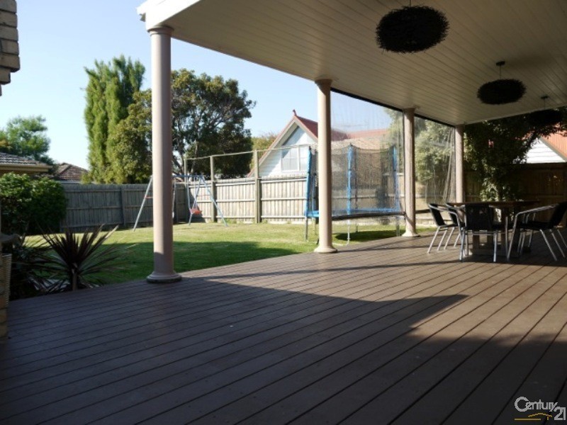 1 Ebden Avenue, Black Rock VIC 3193